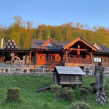 Koliba U Rytiera Villa Zvolen Exterior photo